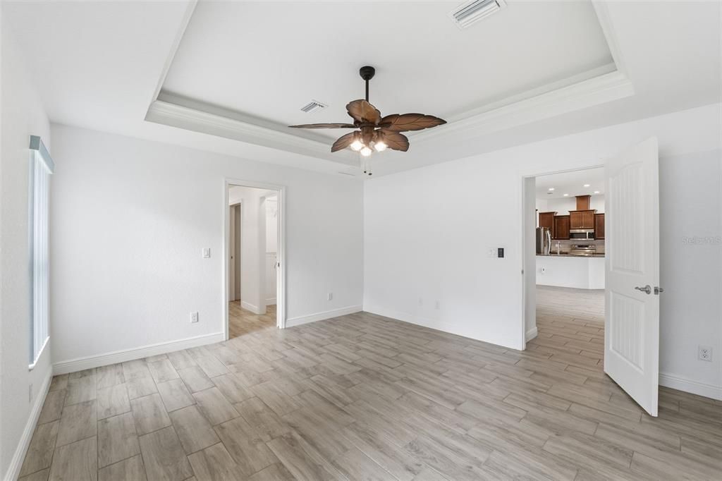 На продажу: $440,000 (3 спален, 2 ванн, 1967 Квадратных фут)