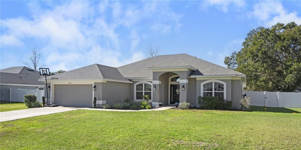 For Sale: $375,000 (4 beds, 2 baths, 2350 Square Feet)