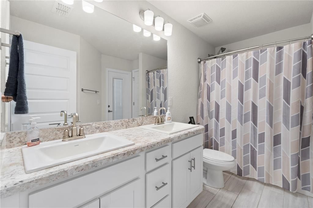 For Sale: $375,000 (4 beds, 2 baths, 2350 Square Feet)