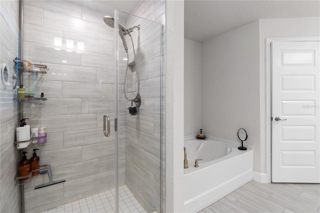 For Sale: $375,000 (4 beds, 2 baths, 2350 Square Feet)