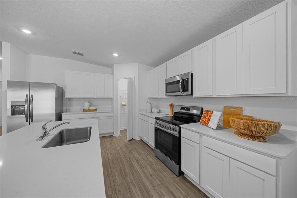 For Sale: $349,990 (4 beds, 3 baths, 2202 Square Feet)