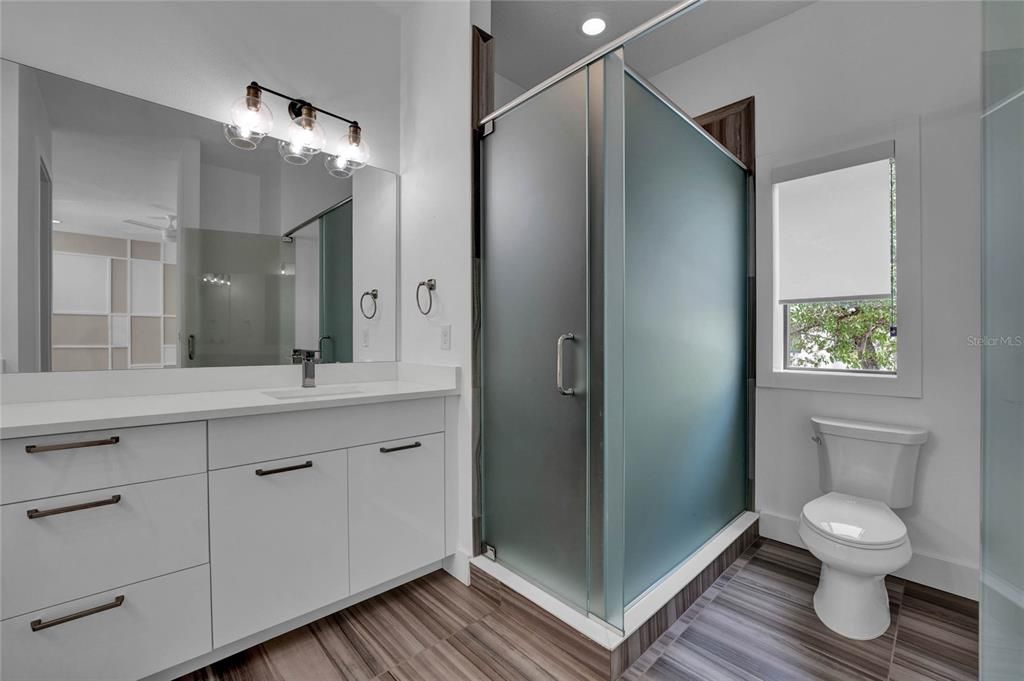 En Renta: $4,700 (3 camas, 3 baños, 2193 Pies cuadrados)