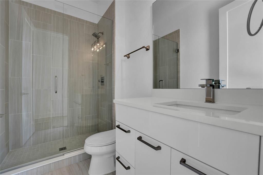 En Renta: $4,700 (3 camas, 3 baños, 2193 Pies cuadrados)