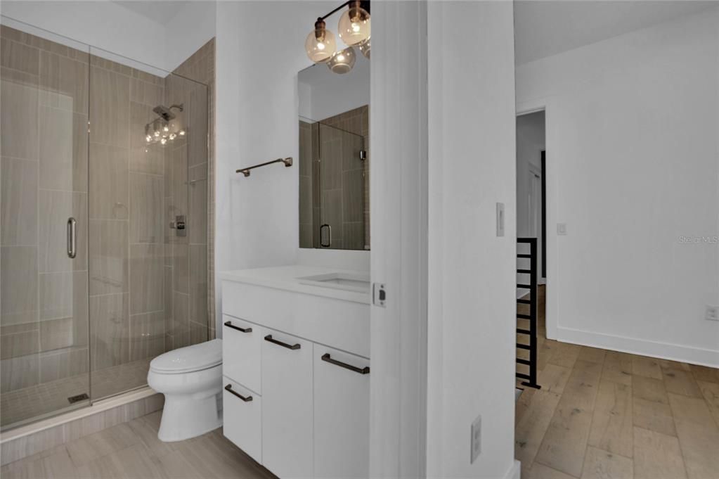 En Renta: $4,700 (3 camas, 3 baños, 2193 Pies cuadrados)