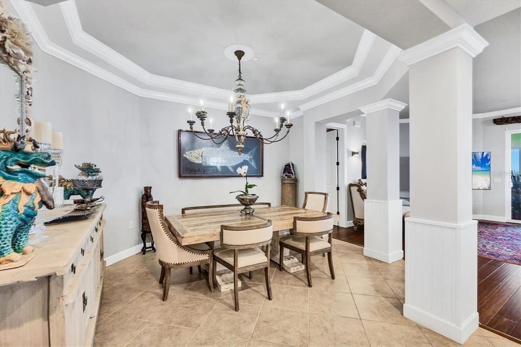 En Venta: $629,000 (4 camas, 3 baños, 2856 Pies cuadrados)