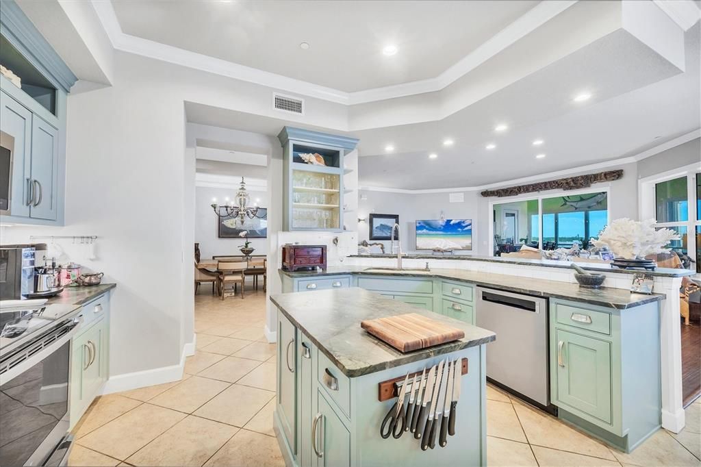 En Venta: $629,000 (4 camas, 3 baños, 2856 Pies cuadrados)