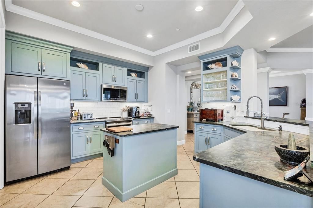 En Venta: $629,000 (4 camas, 3 baños, 2856 Pies cuadrados)