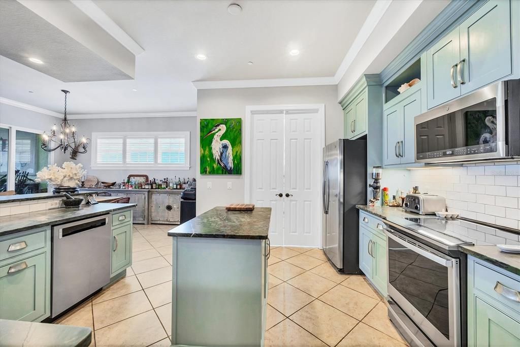 En Venta: $629,000 (4 camas, 3 baños, 2856 Pies cuadrados)