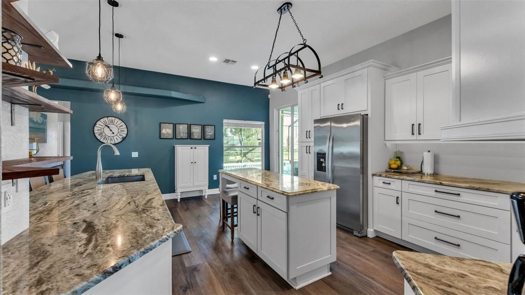 На продажу: $545,000 (5 спален, 2 ванн, 2469 Квадратных фут)