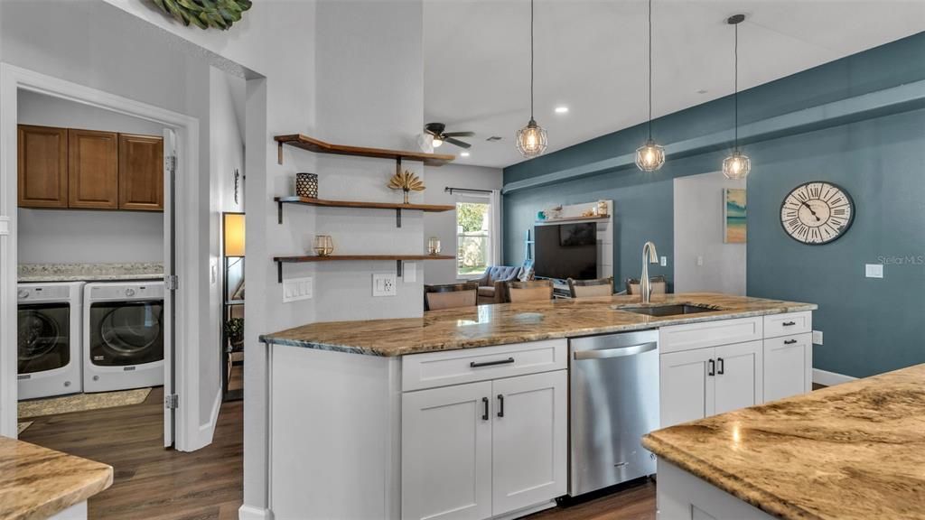 На продажу: $545,000 (5 спален, 2 ванн, 2469 Квадратных фут)