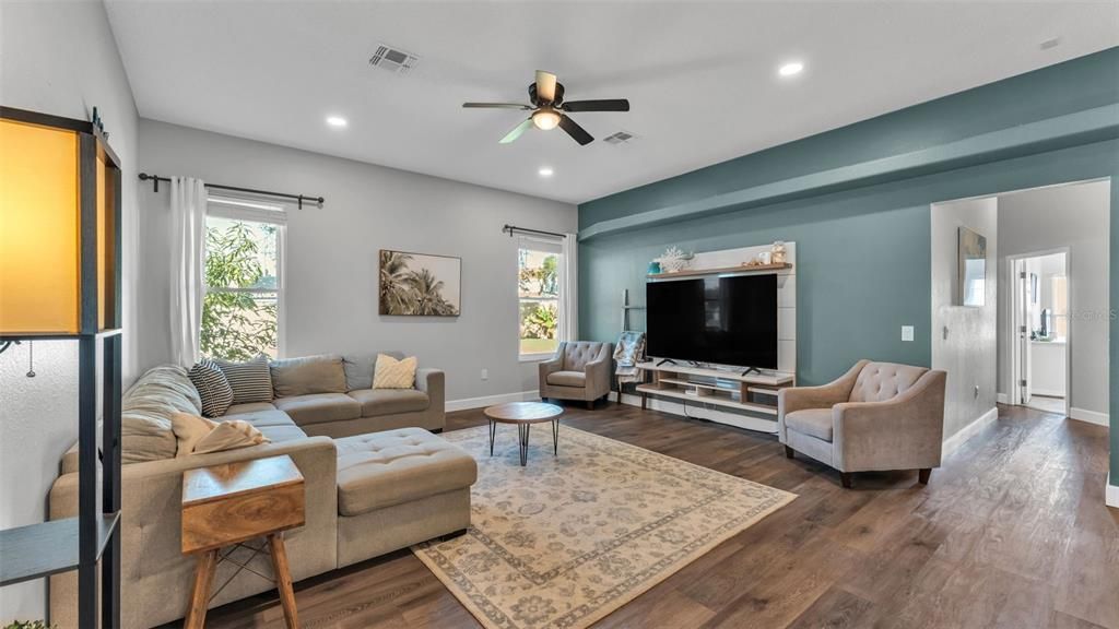 На продажу: $545,000 (5 спален, 2 ванн, 2469 Квадратных фут)