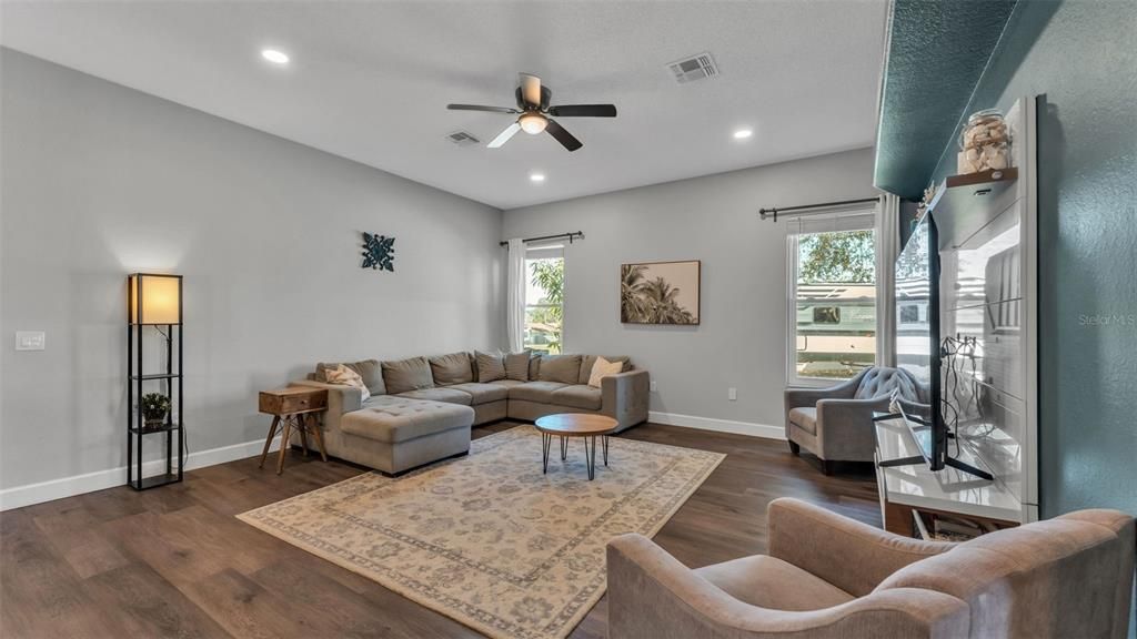 На продажу: $545,000 (5 спален, 2 ванн, 2469 Квадратных фут)