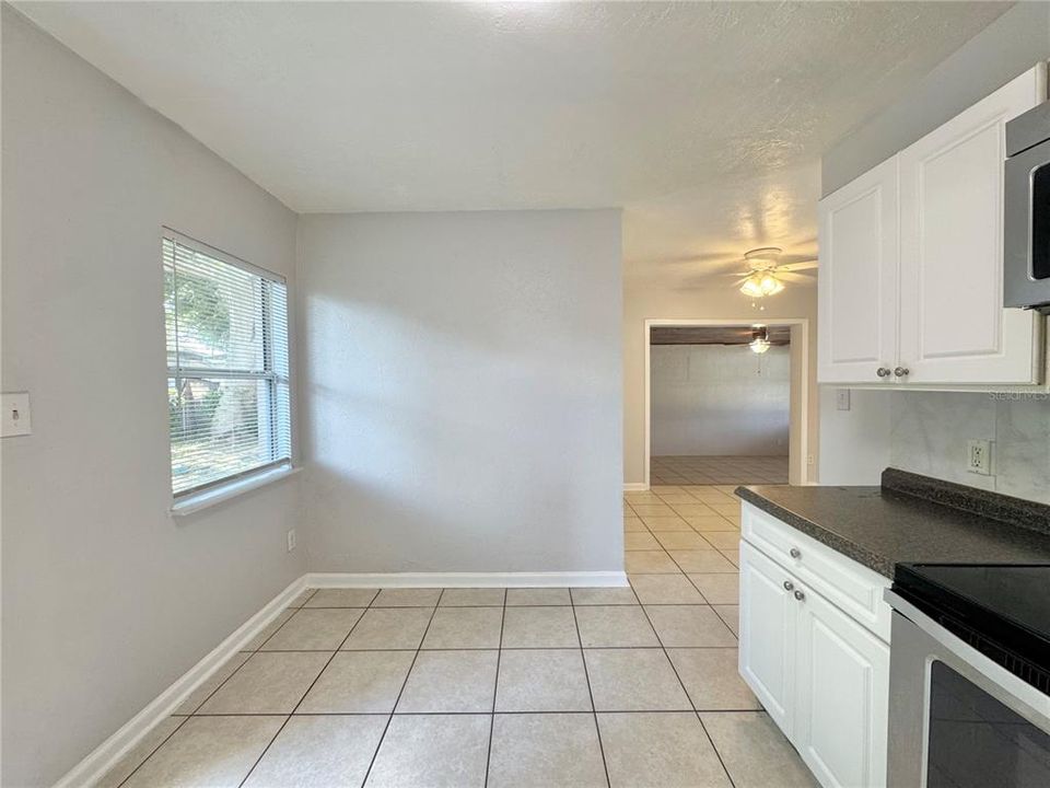 На продажу: $215,000 (3 спален, 2 ванн, 1288 Квадратных фут)