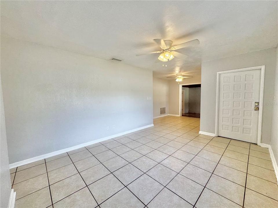 На продажу: $215,000 (3 спален, 2 ванн, 1288 Квадратных фут)