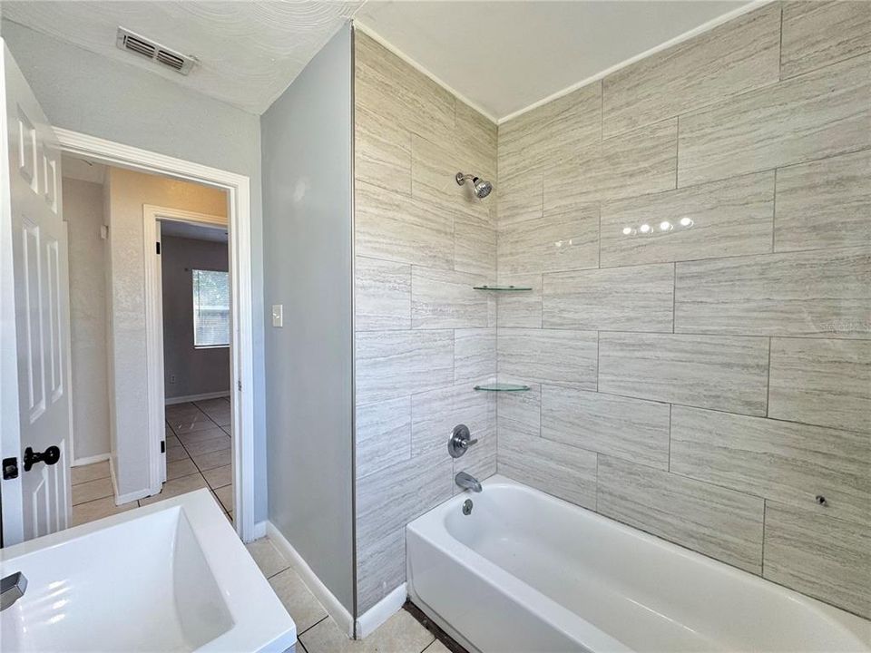 На продажу: $215,000 (3 спален, 2 ванн, 1288 Квадратных фут)