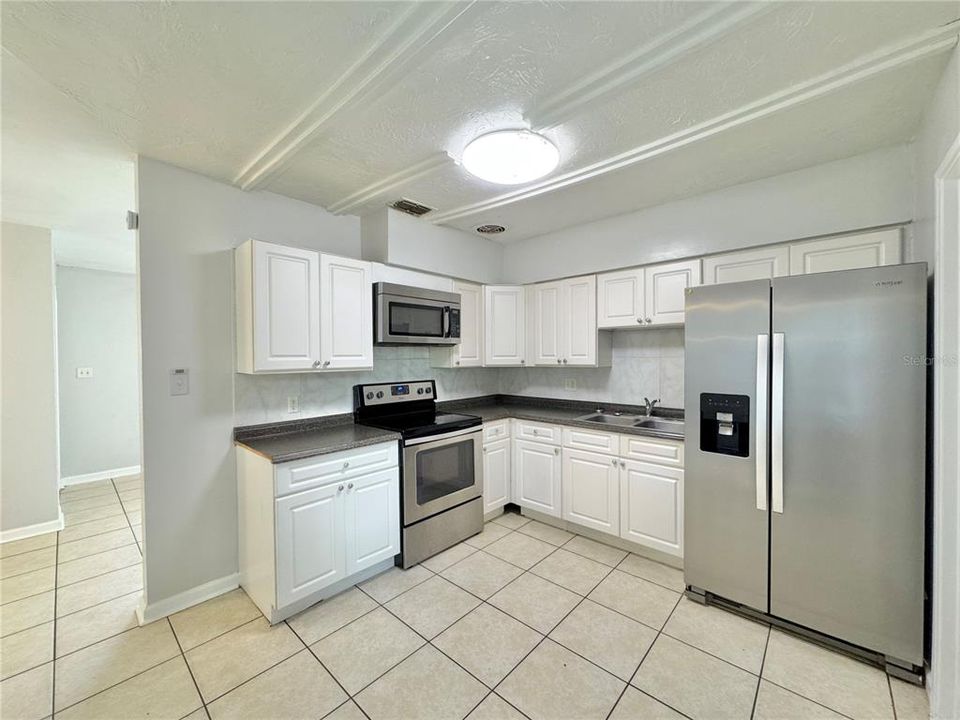 На продажу: $215,000 (3 спален, 2 ванн, 1288 Квадратных фут)