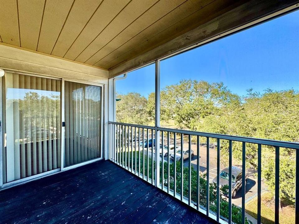 待售: $138,000 (1 贝兹, 1 浴室, 593 平方英尺)