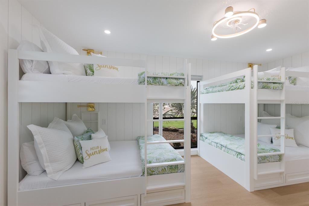 待售: $2,999,000 (3 贝兹, 2 浴室, 2253 平方英尺)