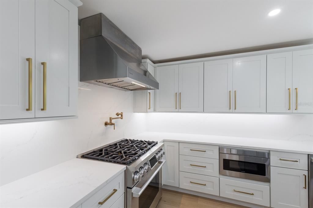 待售: $2,999,000 (3 贝兹, 2 浴室, 2253 平方英尺)