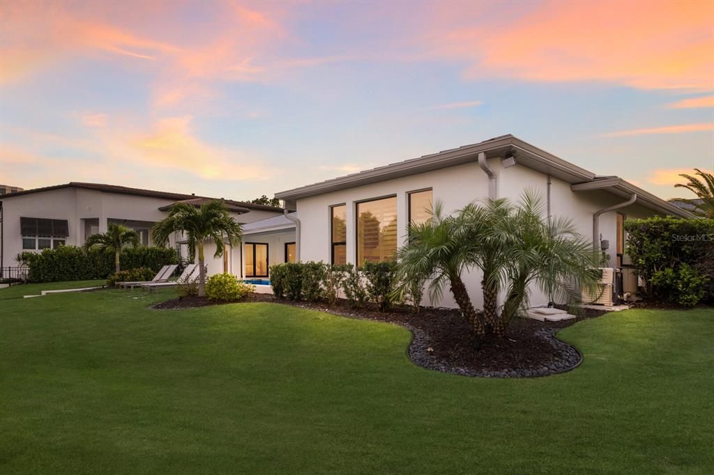 待售: $2,999,000 (3 贝兹, 2 浴室, 2253 平方英尺)