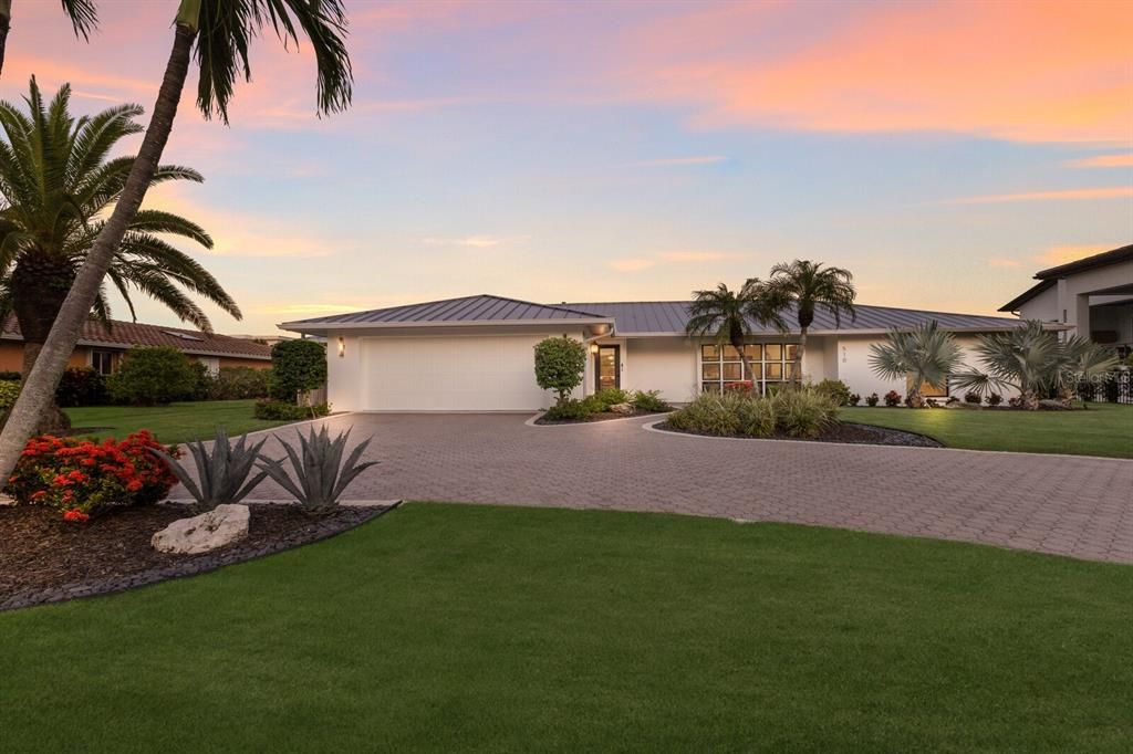 待售: $2,999,000 (3 贝兹, 2 浴室, 2253 平方英尺)