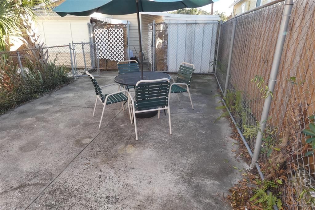 出租: $1,995 (2 贝兹, 1 浴室, 841 平方英尺)