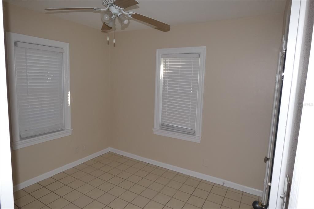 出租: $1,995 (2 贝兹, 1 浴室, 841 平方英尺)