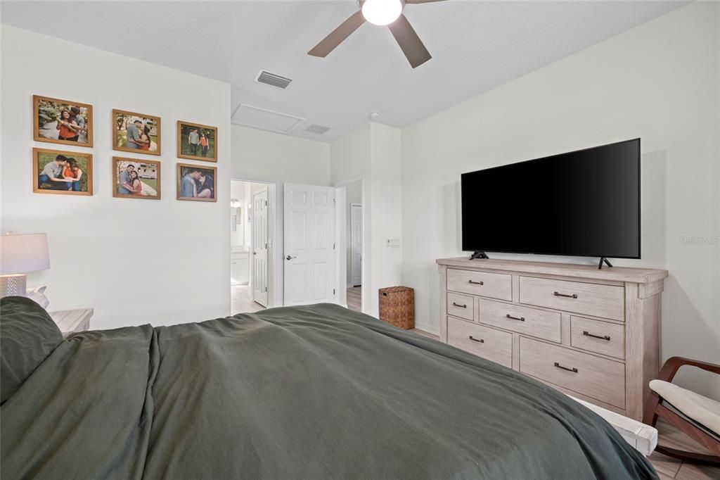 For Sale: $450,000 (3 beds, 2 baths, 2361 Square Feet)