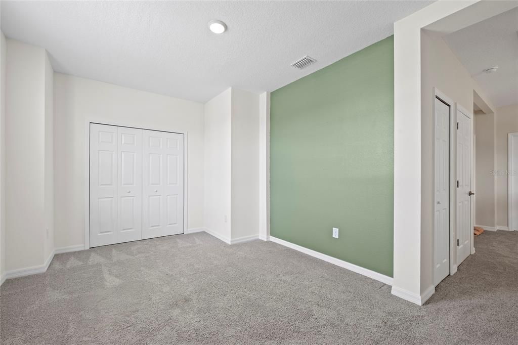 For Sale: $450,000 (3 beds, 2 baths, 2361 Square Feet)