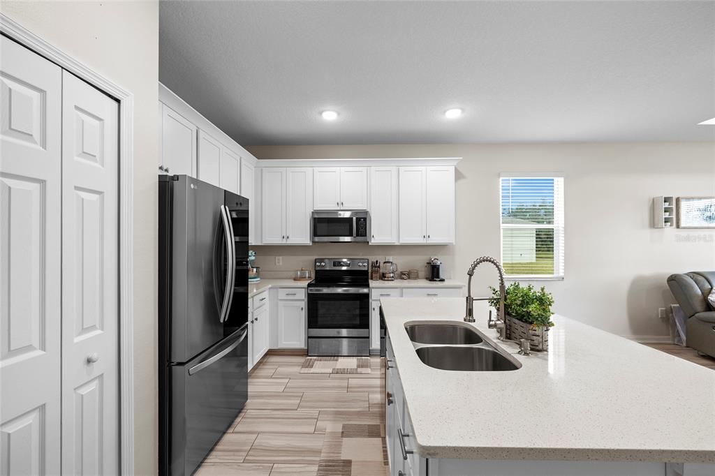 For Sale: $450,000 (3 beds, 2 baths, 2361 Square Feet)