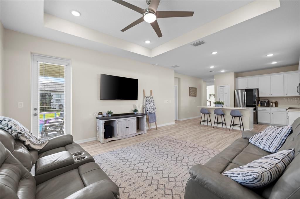 For Sale: $450,000 (3 beds, 2 baths, 2361 Square Feet)