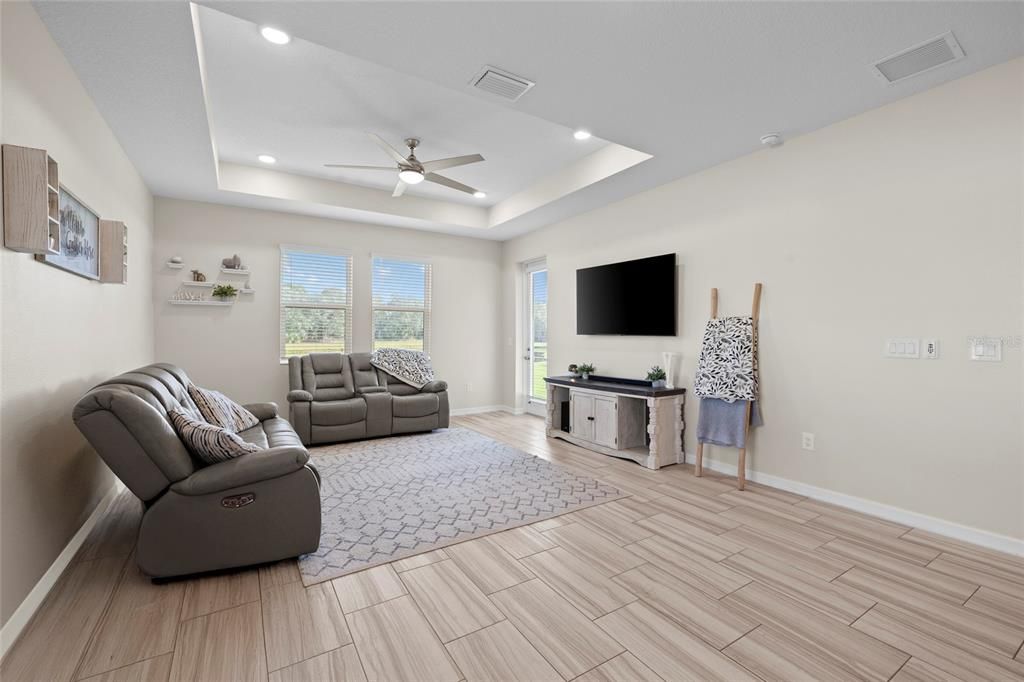 For Sale: $450,000 (3 beds, 2 baths, 2361 Square Feet)