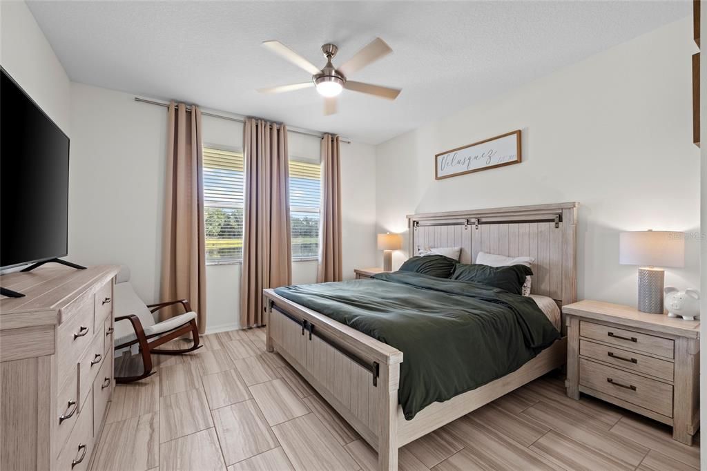 For Sale: $450,000 (3 beds, 2 baths, 2361 Square Feet)