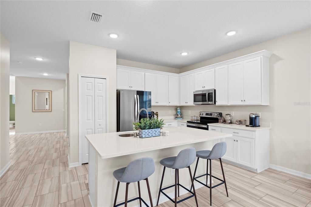 For Sale: $450,000 (3 beds, 2 baths, 2361 Square Feet)