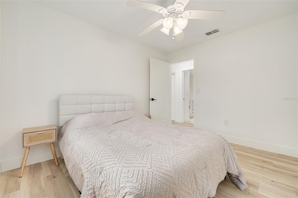 For Sale: $1,000,000 (4 beds, 2 baths, 3258 Square Feet)