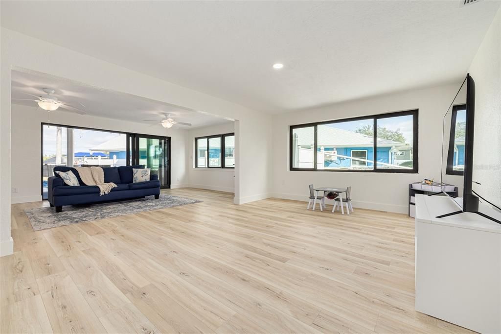 For Sale: $1,000,000 (4 beds, 2 baths, 3258 Square Feet)