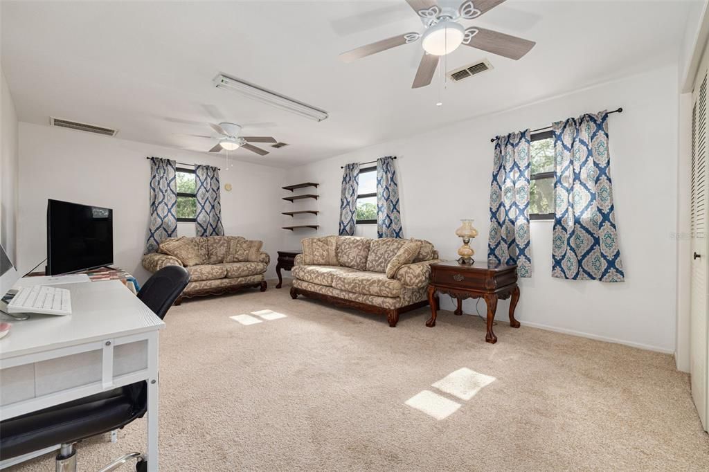 For Sale: $1,000,000 (4 beds, 2 baths, 3258 Square Feet)