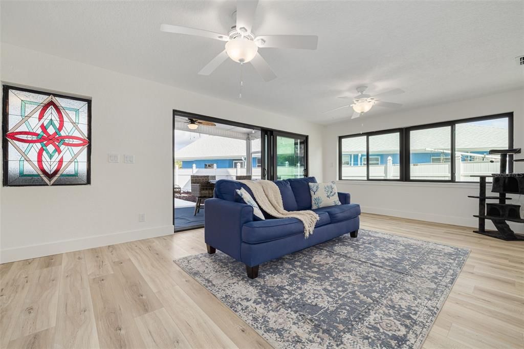 For Sale: $1,000,000 (4 beds, 2 baths, 3258 Square Feet)