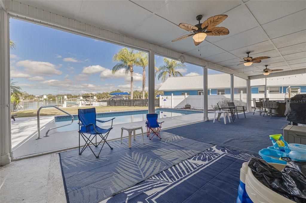 For Sale: $1,000,000 (4 beds, 2 baths, 3258 Square Feet)