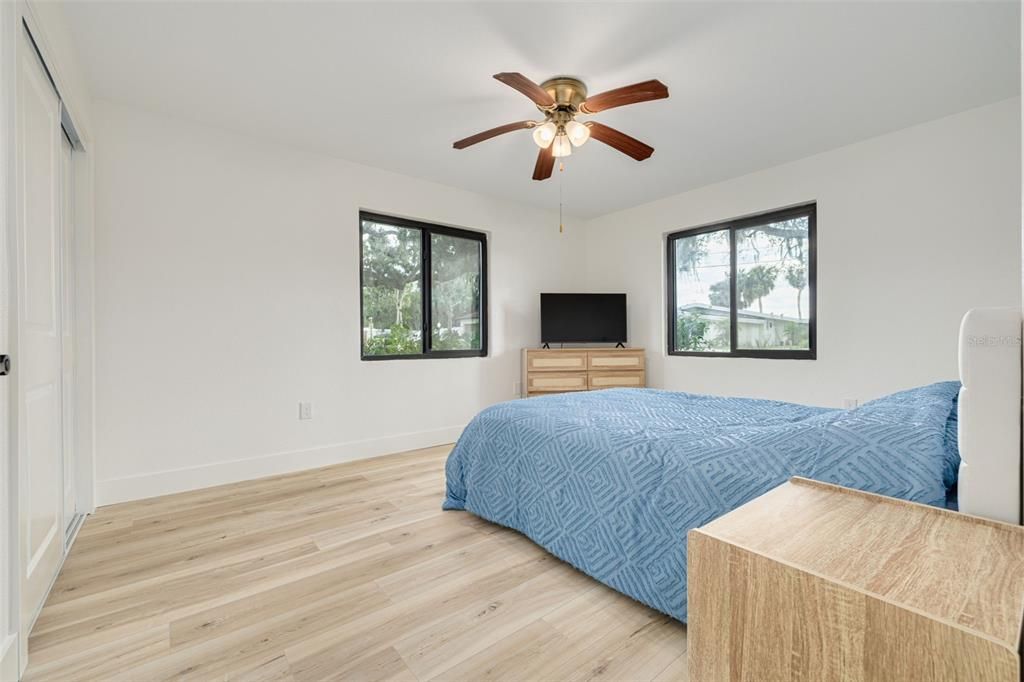 For Sale: $1,000,000 (4 beds, 2 baths, 3258 Square Feet)