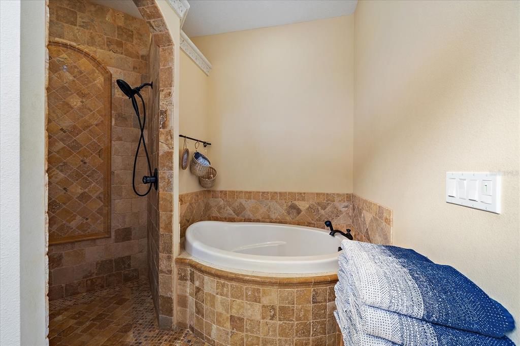 待售: $629,000 (3 贝兹, 2 浴室, 1800 平方英尺)