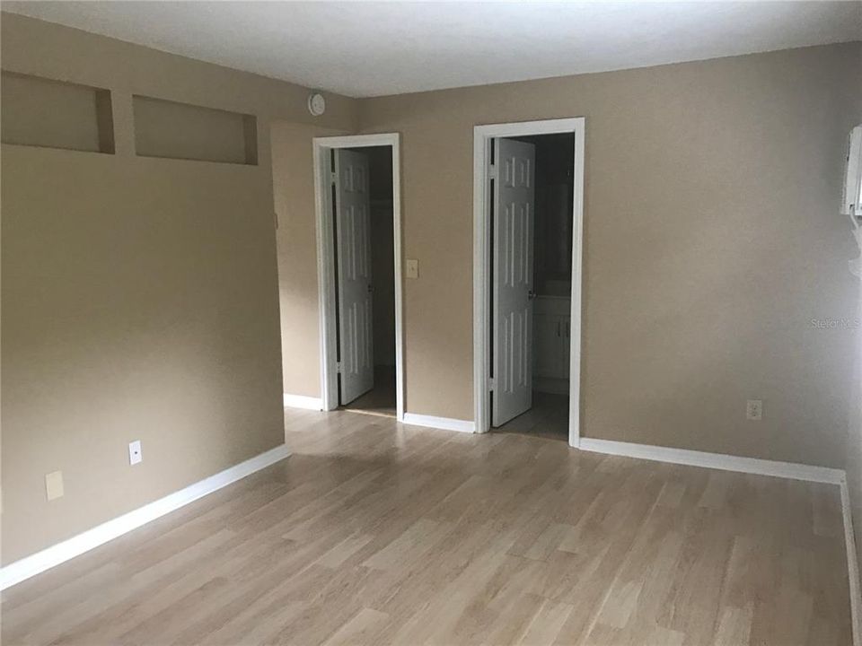 出租: $1,295 (1 贝兹, 1 浴室, 550 平方英尺)