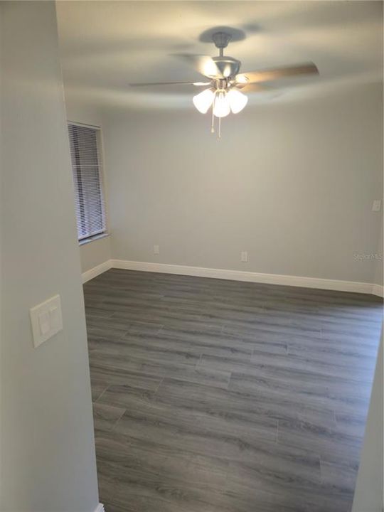 На продажу: $305,900 (2 спален, 2 ванн, 1136 Квадратных фут)