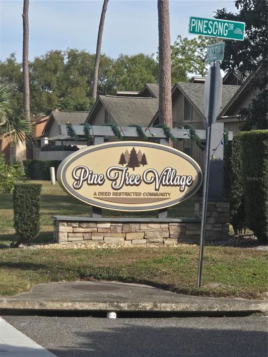 На продажу: $305,900 (2 спален, 2 ванн, 1136 Квадратных фут)