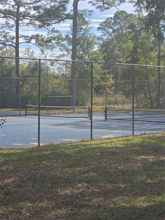 На продажу: $305,900 (2 спален, 2 ванн, 1136 Квадратных фут)