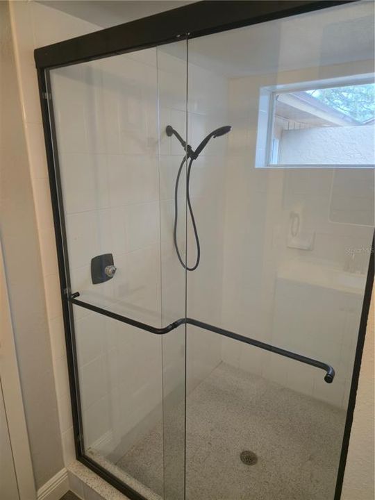 На продажу: $305,900 (2 спален, 2 ванн, 1136 Квадратных фут)