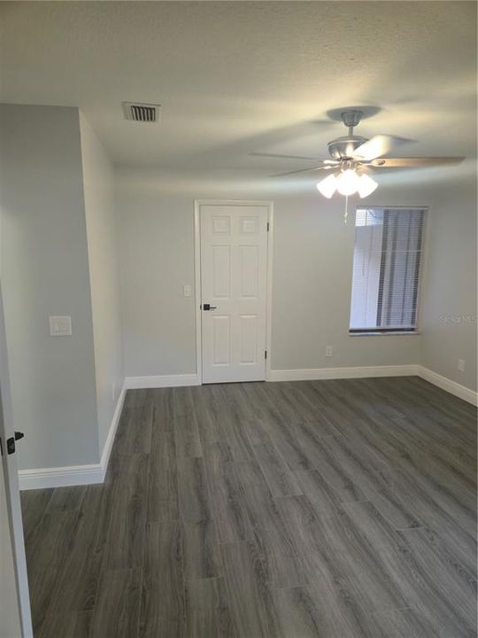 На продажу: $305,900 (2 спален, 2 ванн, 1136 Квадратных фут)