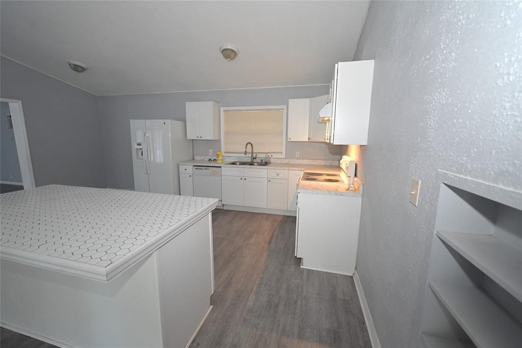 En Renta: $2,299 (3 camas, 2 baños, 2223 Pies cuadrados)