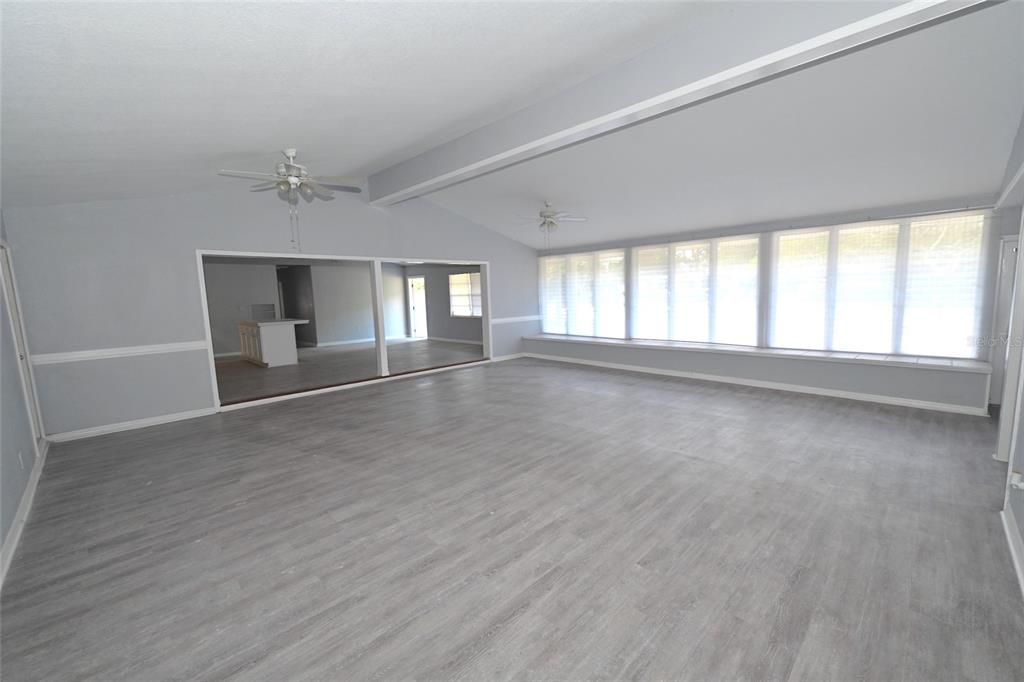 En Renta: $2,299 (3 camas, 2 baños, 2223 Pies cuadrados)