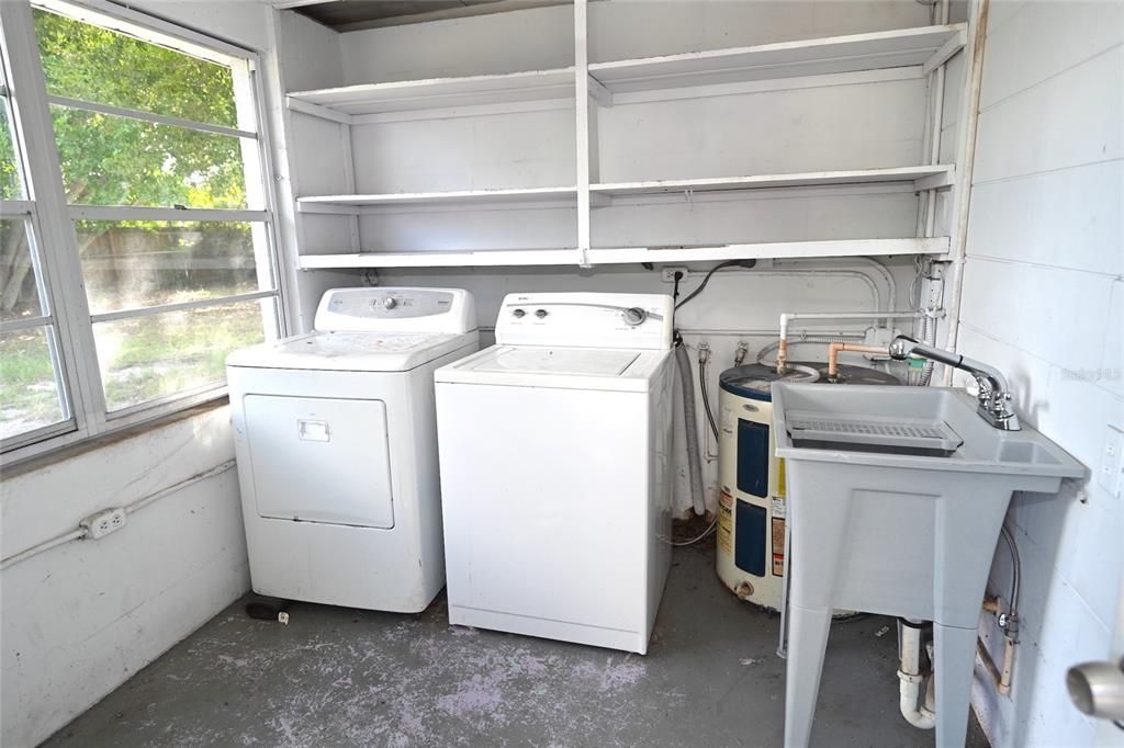 En Renta: $2,299 (3 camas, 2 baños, 2223 Pies cuadrados)